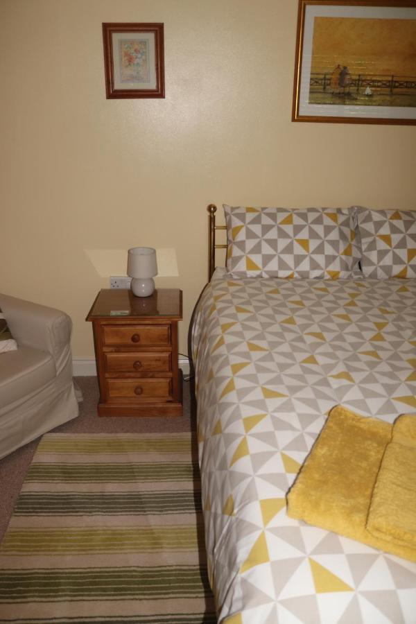 Bed and Breakfast Highworth House Суиндон Экстерьер фото