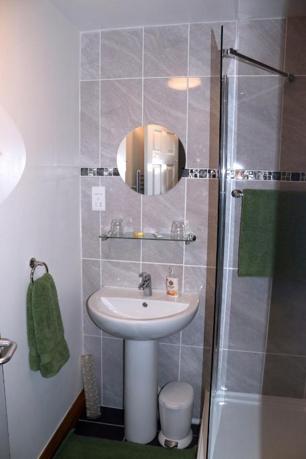 Bed and Breakfast Highworth House Суиндон Экстерьер фото