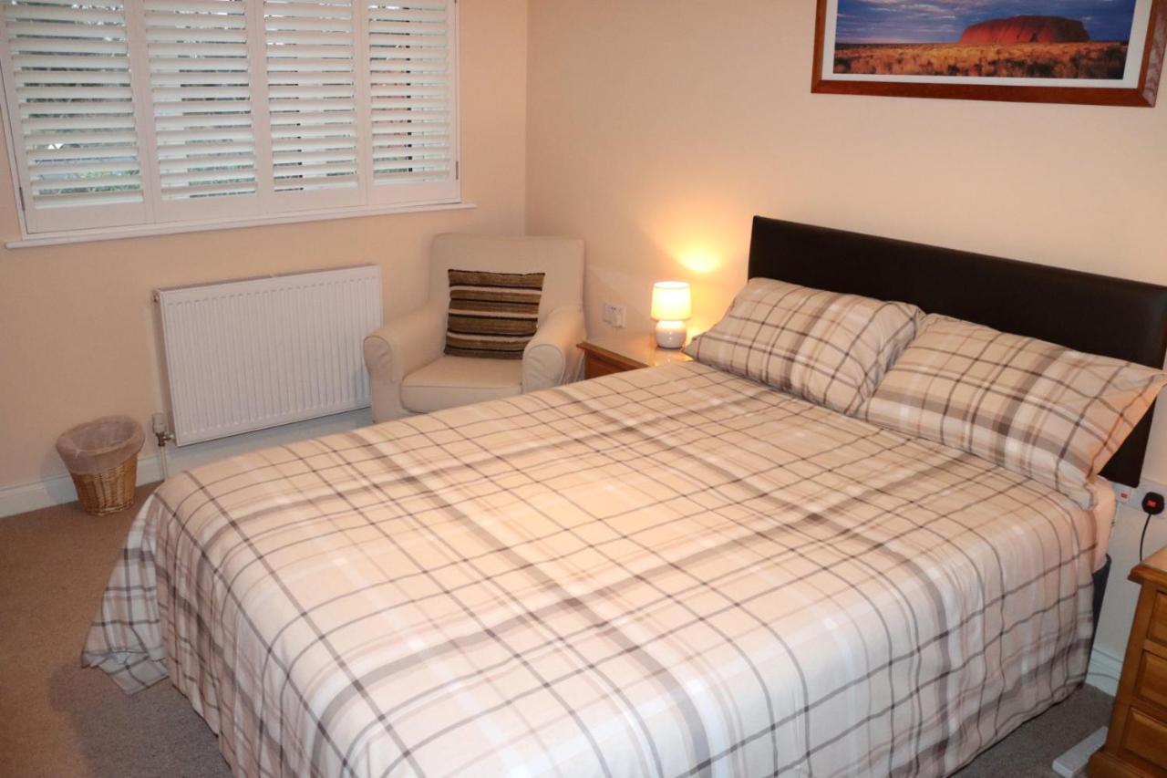Bed and Breakfast Highworth House Суиндон Экстерьер фото
